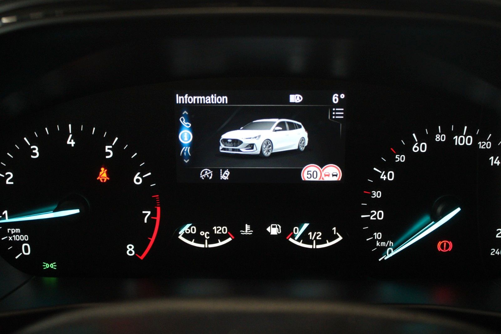 Fahrzeugabbildung Ford Focus ST-Line AHK GJR LED B&O ACC CAM SOFORT