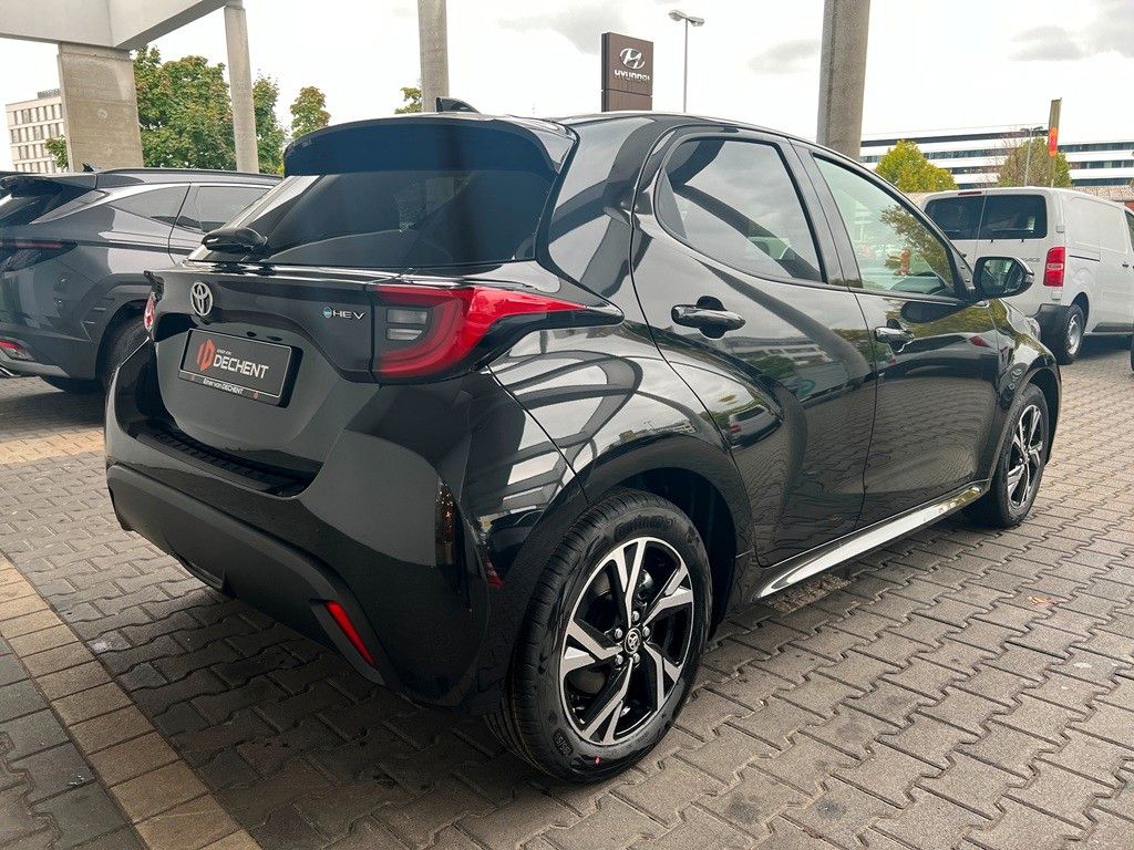 Fahrzeugabbildung Toyota Yaris Hybrid Teamplayer Comforpaket