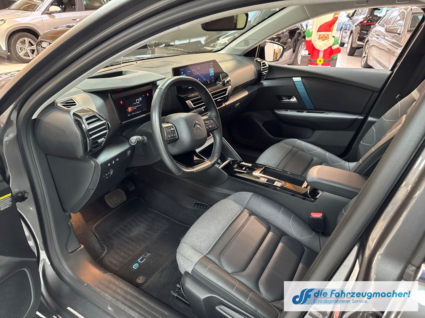 Fahrzeugabbildung Citroën C4 e- Shine HUD Navi 360 Kamera LED Apple CarPla