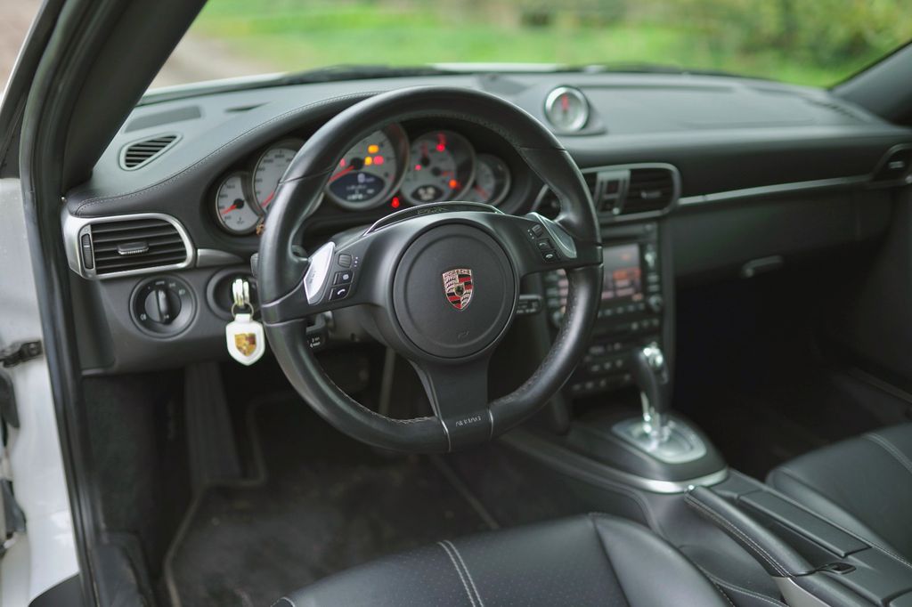 PORSCHE 997 2011