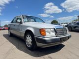 Mercedes-Benz 230E 124*AUT.*LIASGRAU*SCHIEBEDACH*H-KENNZEICHEN - Mercedes-Benz 230 mit Benzin-Antrieb: Limousine