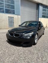 BMW M5 E60 V10 Facelift-Optik-Top gepflegt - BMW M5 aus 2005