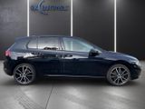 Volkswagen Golf VIII United 1.5 TSI BMT Alu 18 Navi PDC SHZ - Volkswagen Golf: United V