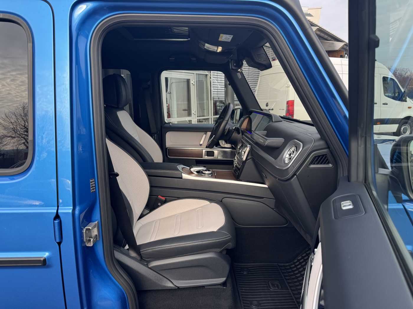 Fahrzeugabbildung Mercedes-Benz G 500 PROFESSIONAL+DACH+BURM3D+AHK +StHz+360°+Sp