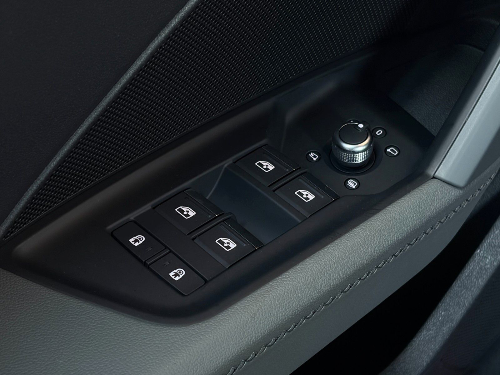 Fahrzeugabbildung Audi A3 Sportback 40 TFSIe Virtual 2Z-Klima PDC SHZ