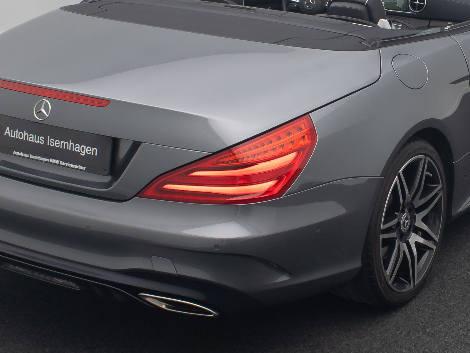Fahrzeugabbildung Mercedes-Benz SL 400 AMG ACC Kamera H/K Komfort DAB FahrAssist