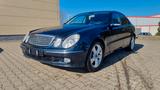Mercedes-Benz E 240 AVANTGARDE - blaue Mercedes-Benz E 240