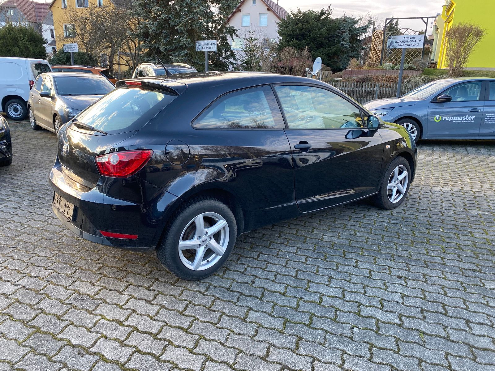 Fahrzeugabbildung SEAT Ibiza SC 1,4 16V Cool&Sound Salsa