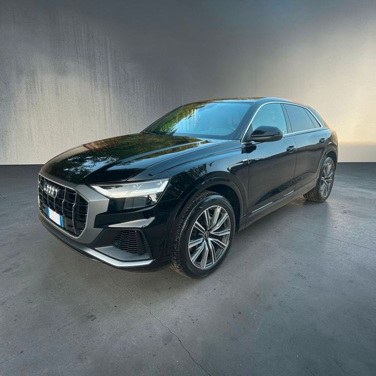 Image of Audi Q8