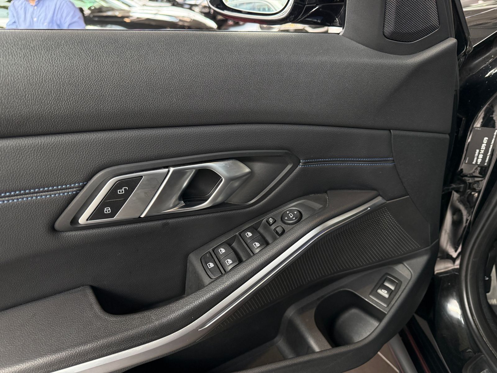 Fahrzeugabbildung BMW 320d xDrive M Sport PANO KAM LED
