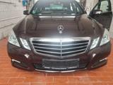 Mercedes-Benz E 350 4MATIC - - Mercedes-Benz E 350 aus 2010: 4matic