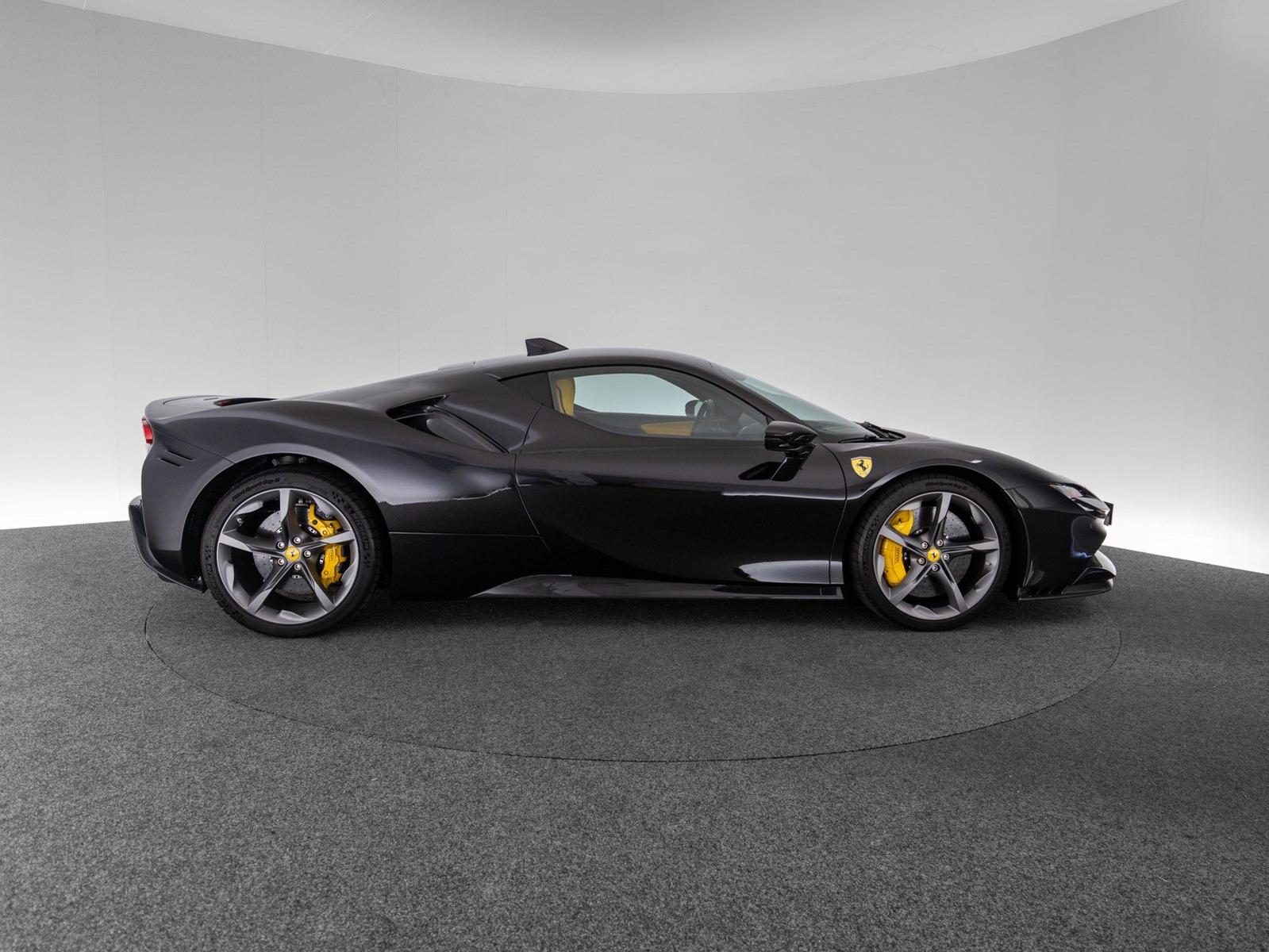 Ferrari SF90 Stradale