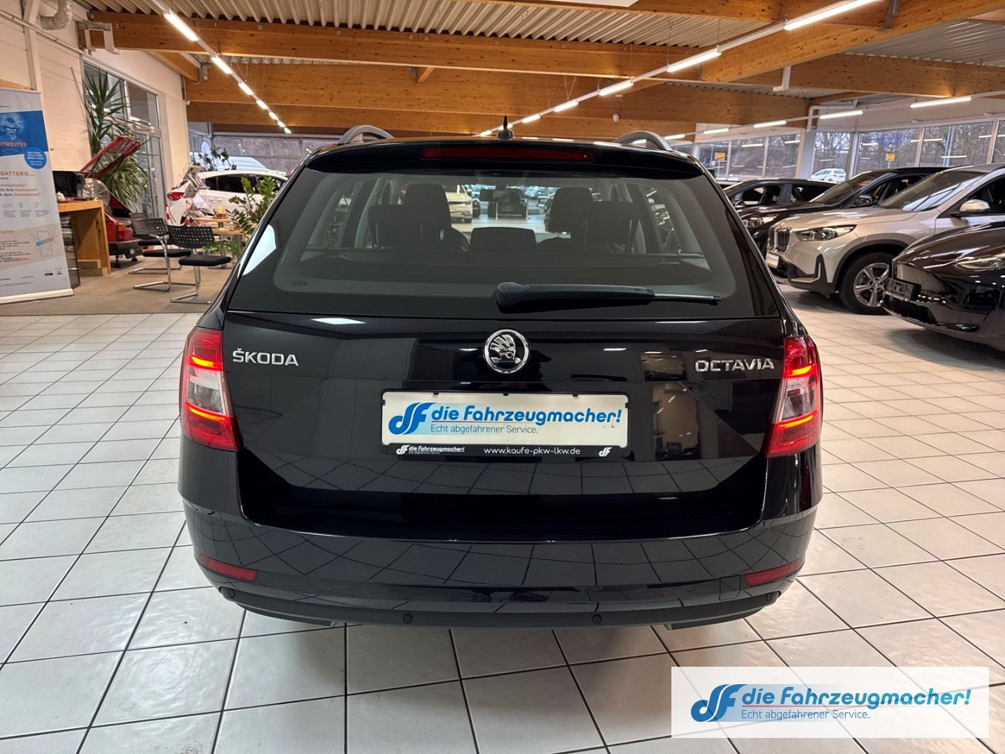 Fahrzeugabbildung SKODA Octavia Combi Ambition Sperrdiff. Apple CarPlay