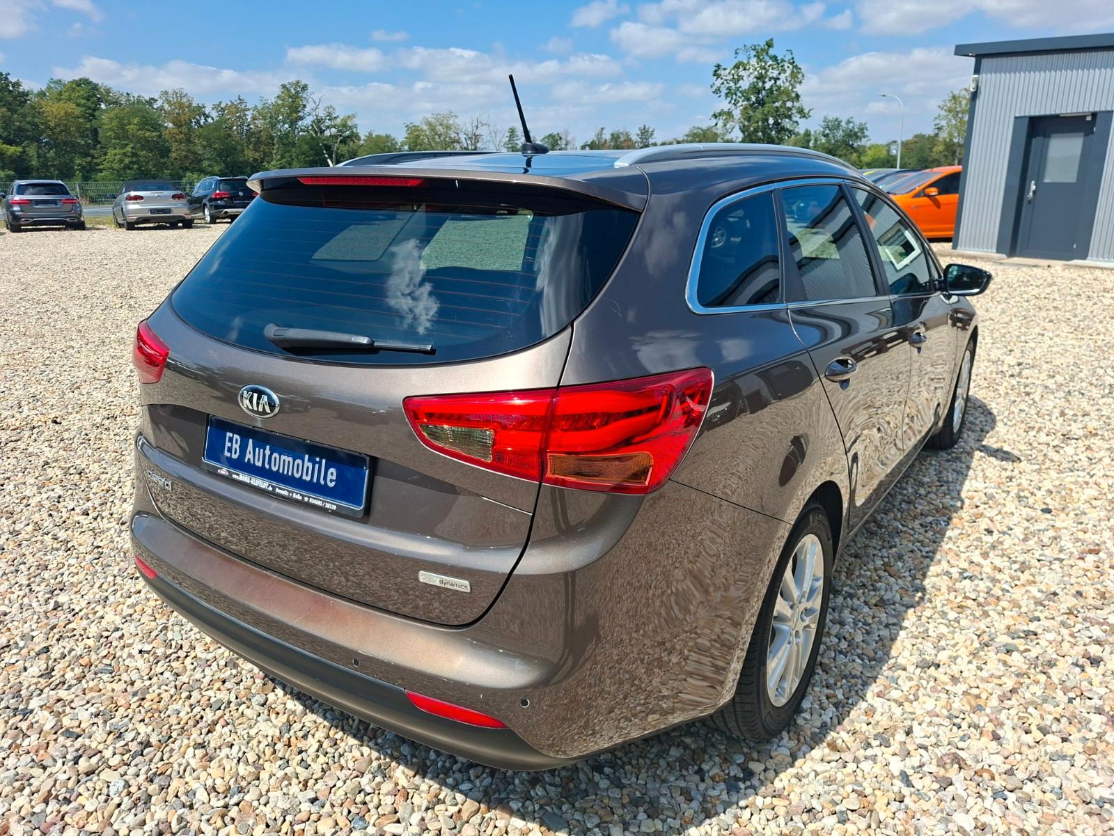 Kia cee'd 2015 — photo 27