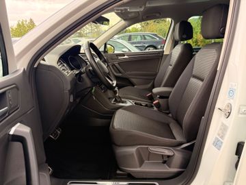 Volkswagen Tiguan - 10