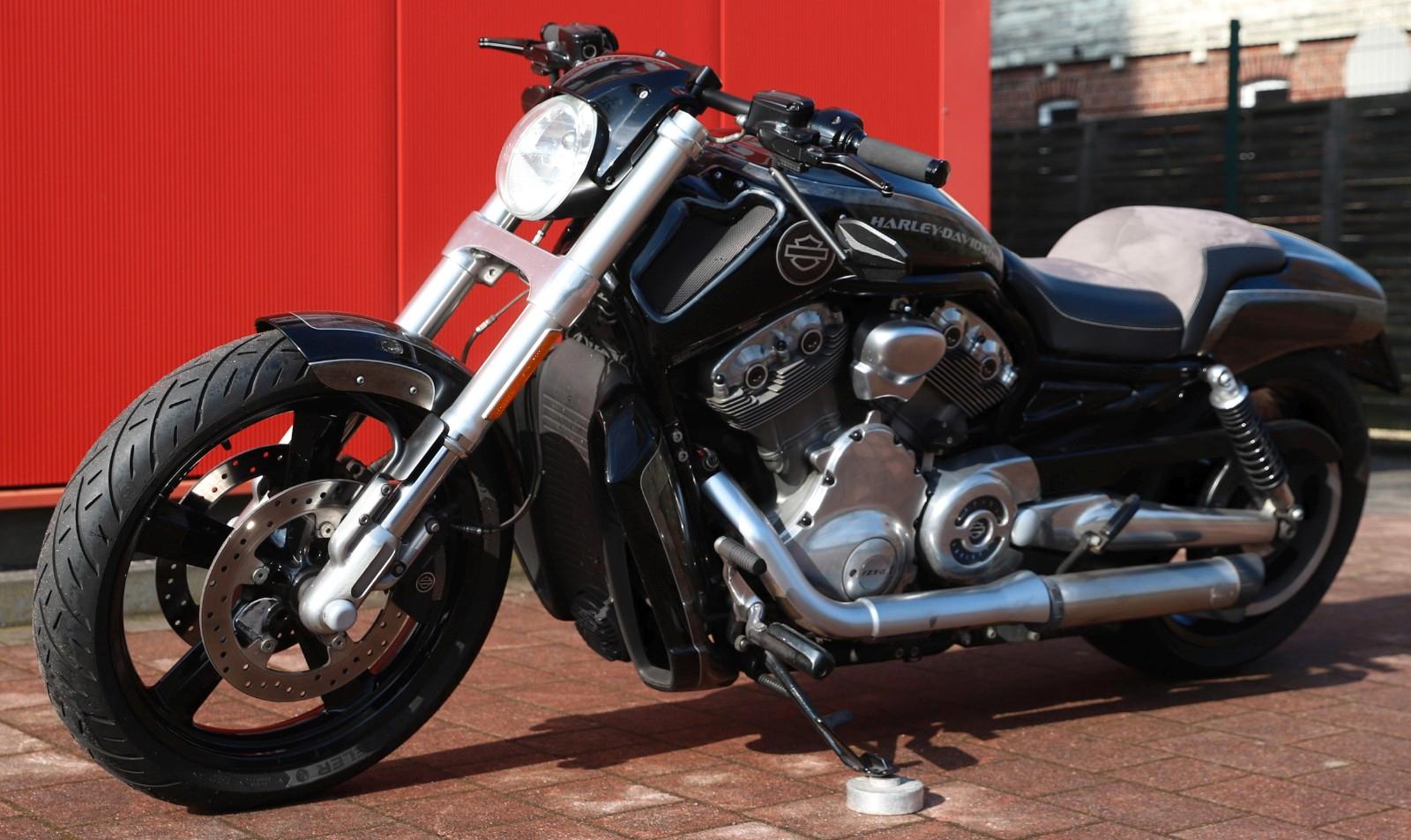 Harley-Davidson V-Rod Muscle Custombike Penzl Sonderlackierung