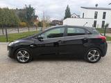 Hyundai i30 1.6 CRDI blue Automatik - Hyundai i30 mit Diesel-Antrieb: Limousine