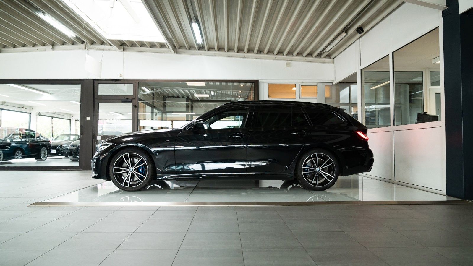 BMW 330d M Sport DriveAProf RückFahrKam ServiceInklu foto 7