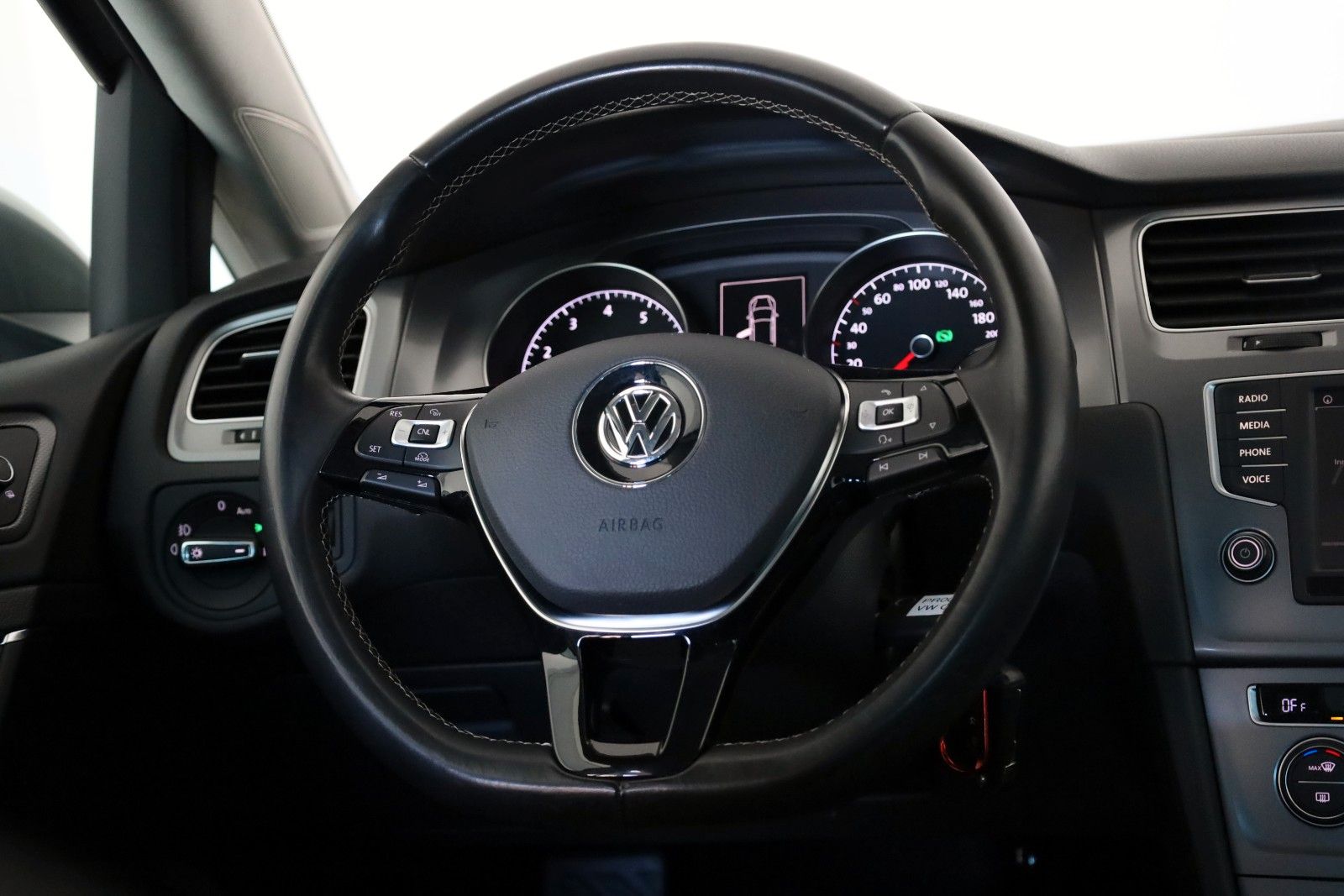 Fahrzeugabbildung Volkswagen Golf VII Lim. Lounge Navi,SH,PDC