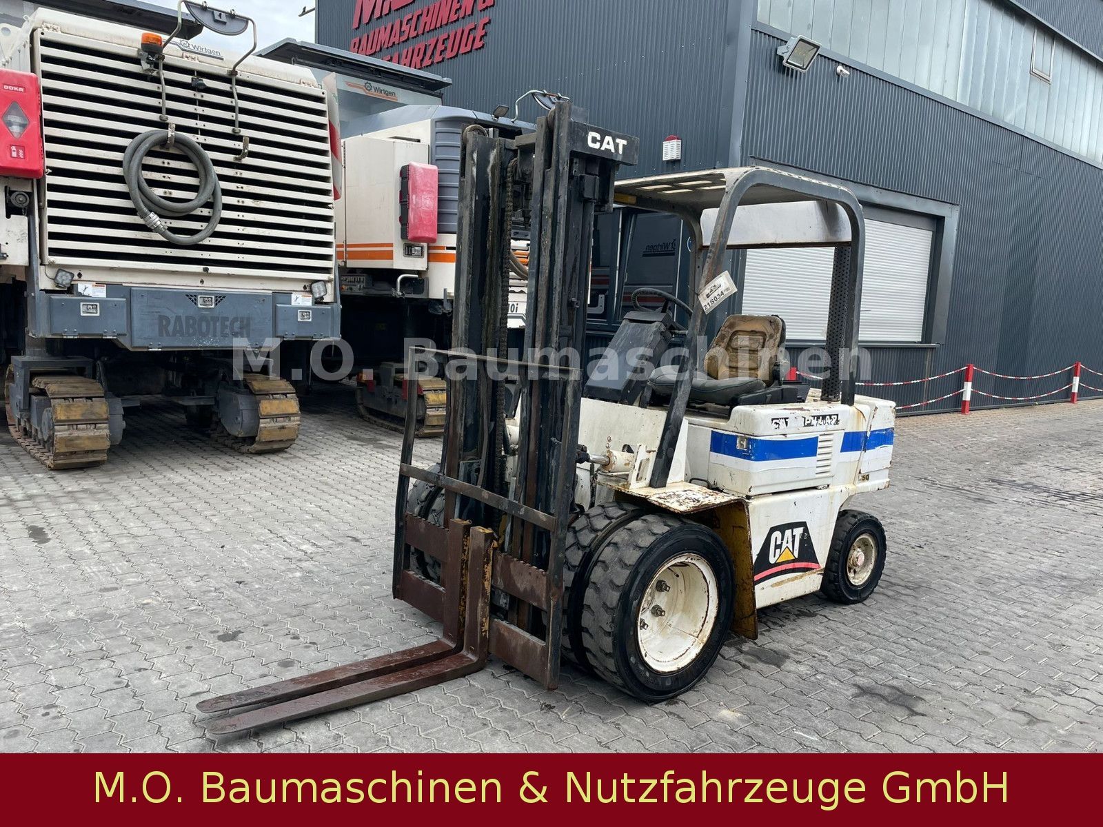 Fahrzeugabbildung CAT V 50 D / Duplex / Zwillingsbereift