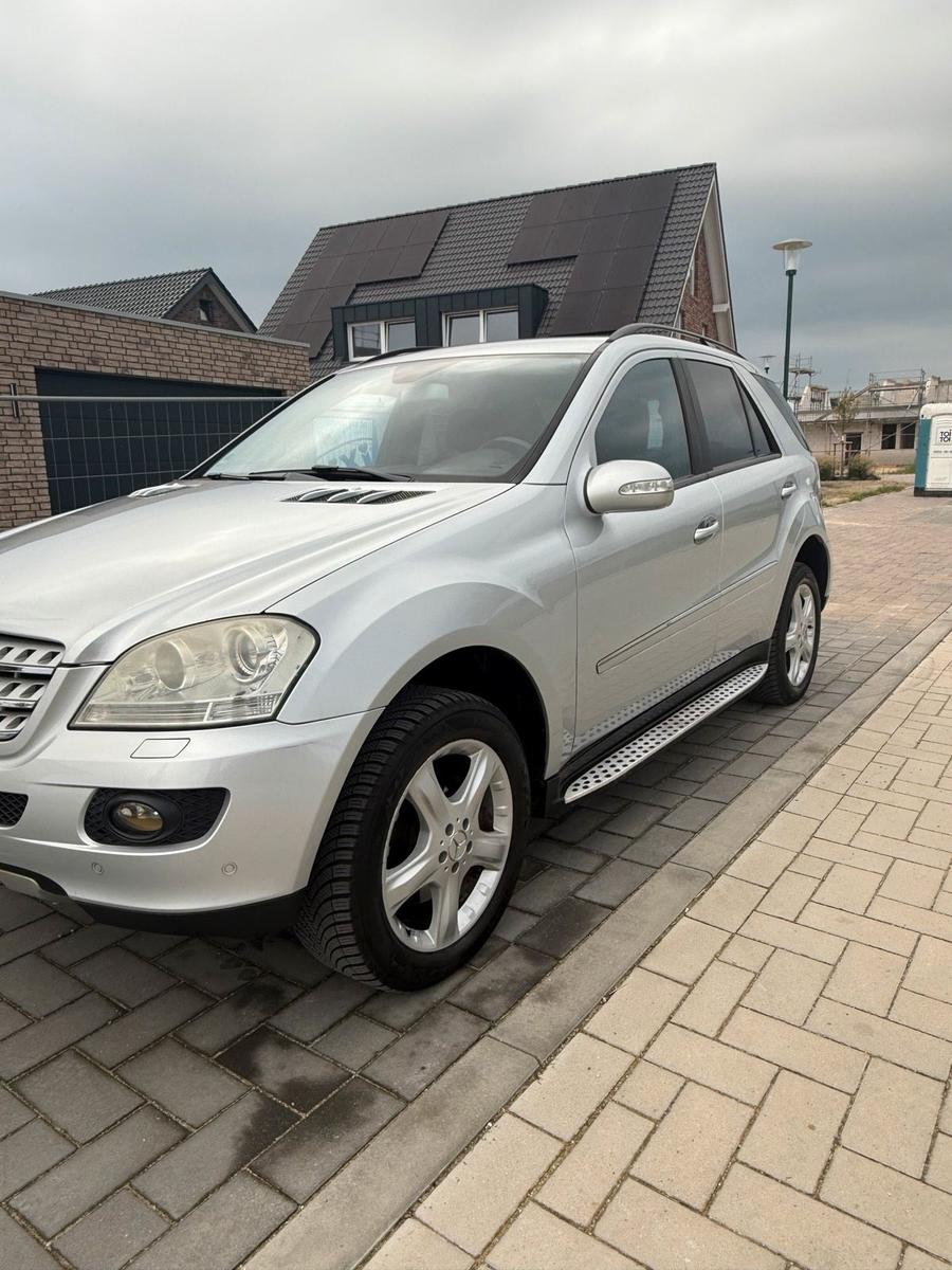 Mercedes-Benz ML280 2008 — interior