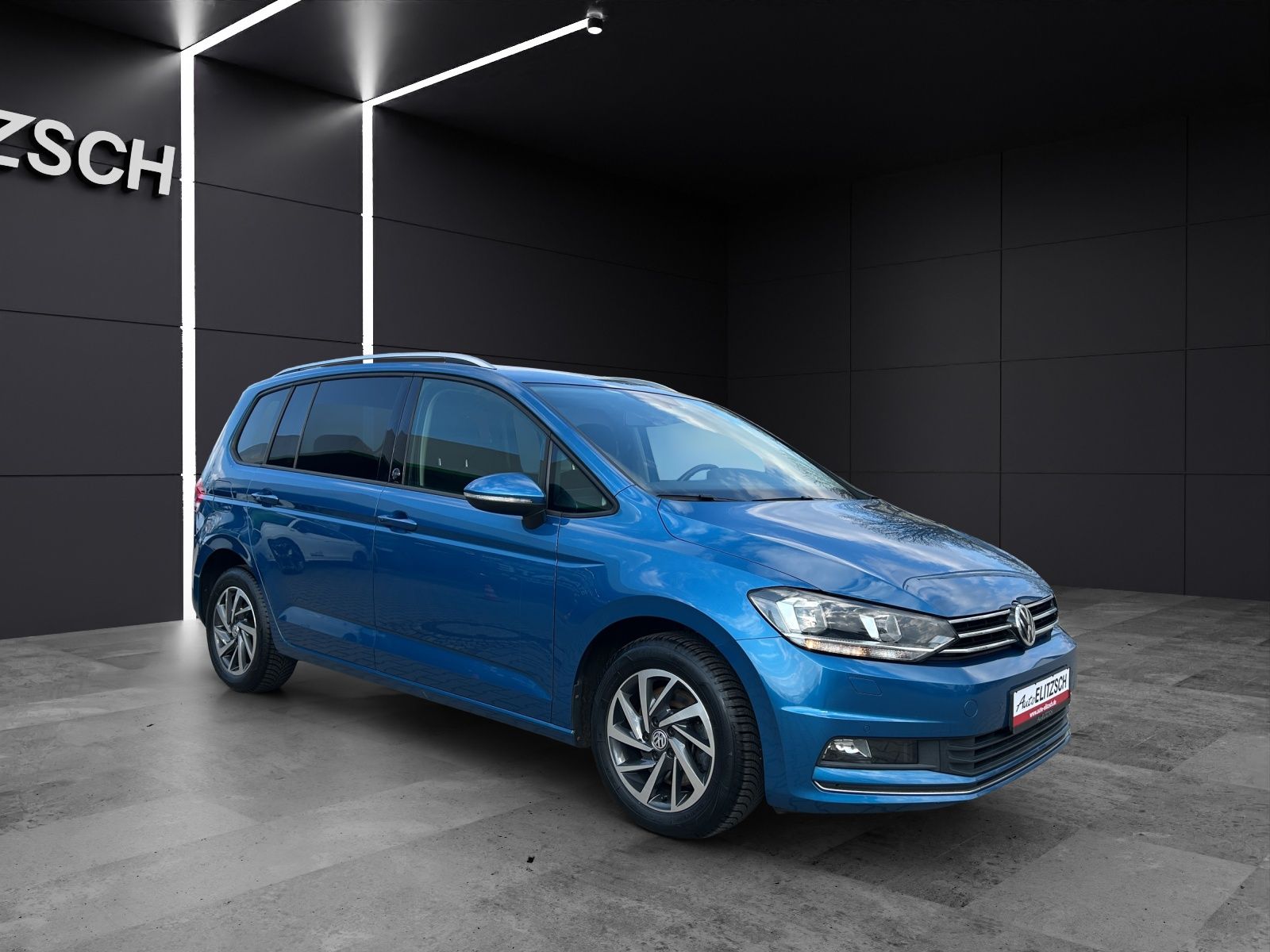 Fahrzeugabbildung Volkswagen Touran SOUND NAVI ACC RFK