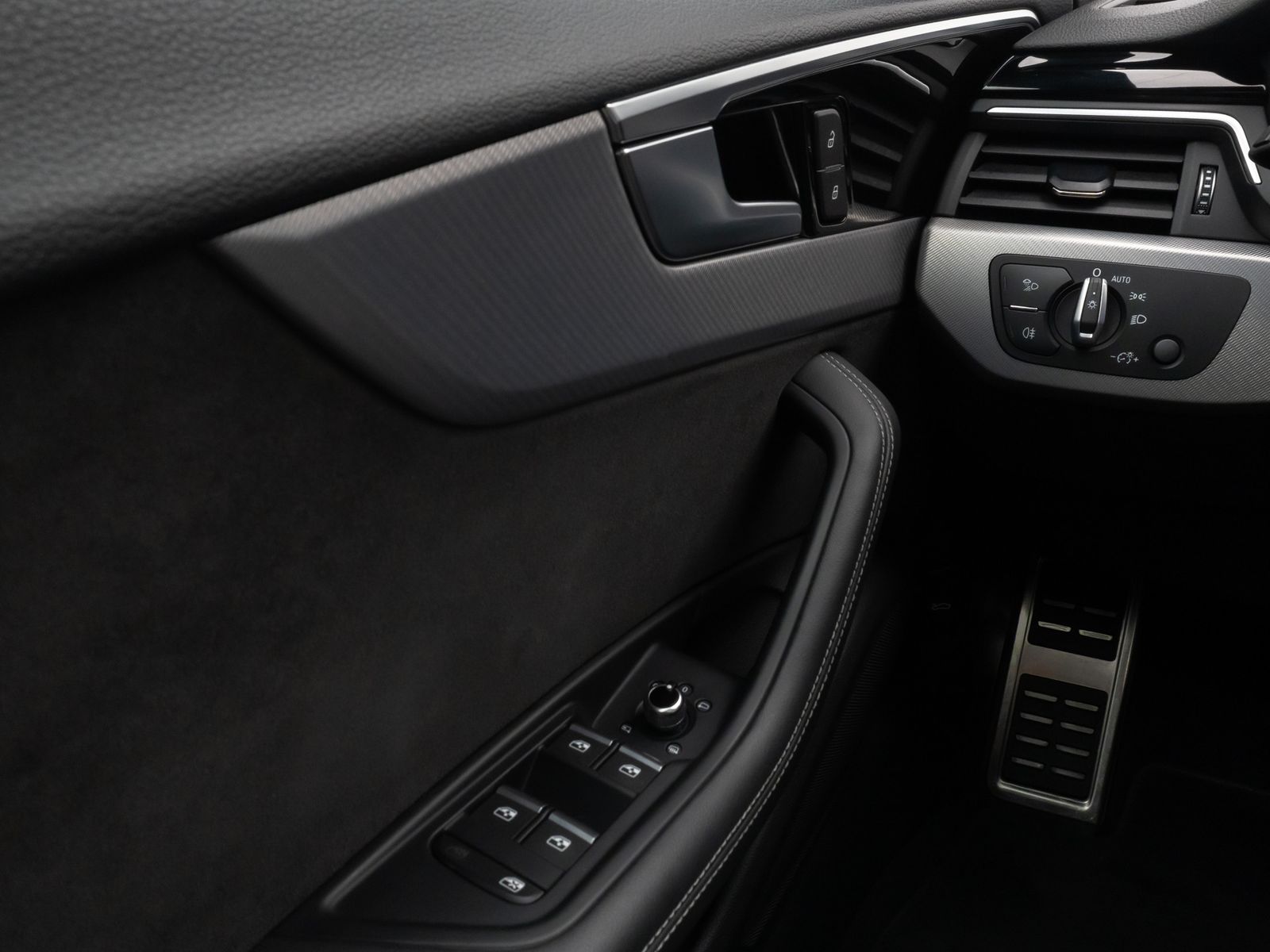 Fahrzeugabbildung Audi A5 Sportback 40TDI edition one SLine Matrix Pano