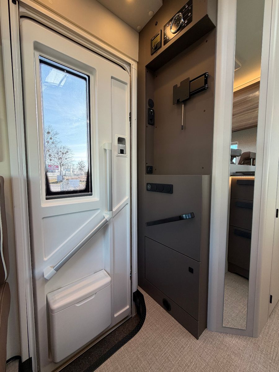 Fahrzeugabbildung Bürstner B66 TD 690