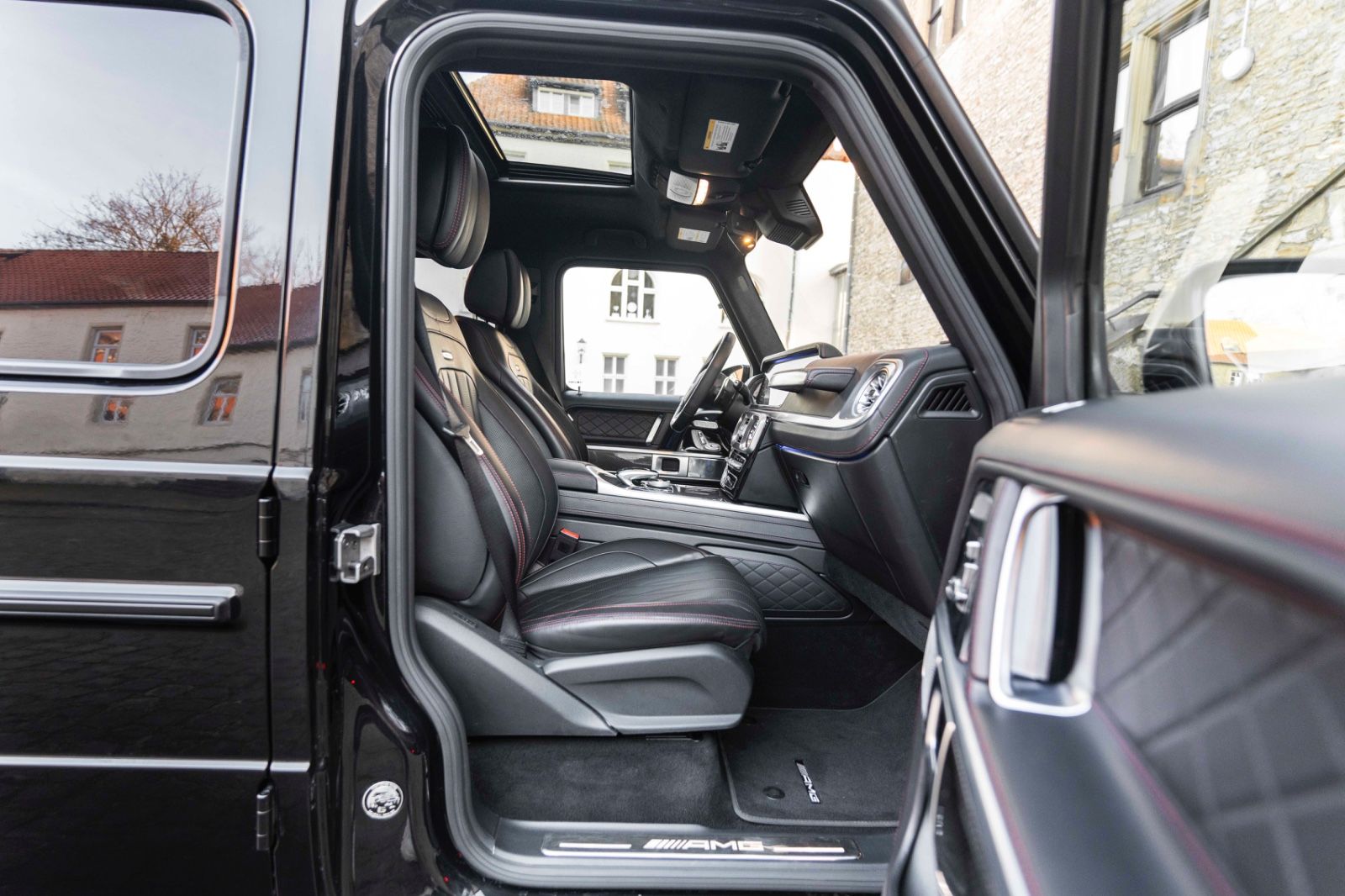 Fahrzeugabbildung Mercedes-Benz G 63 AMG ACC BURMESTER 360°  AHK CARBON