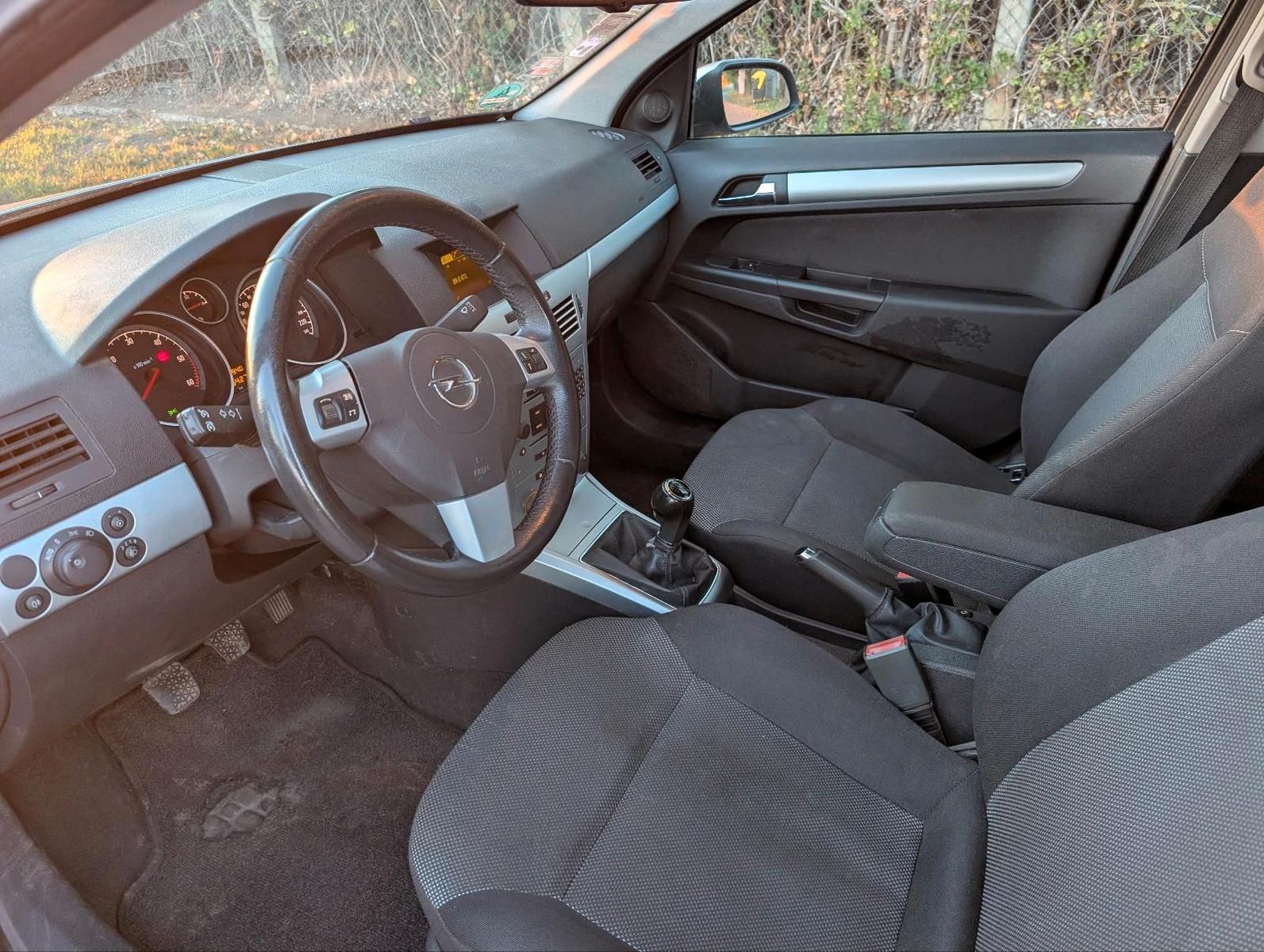 Opel Astra 2008 — photo 5