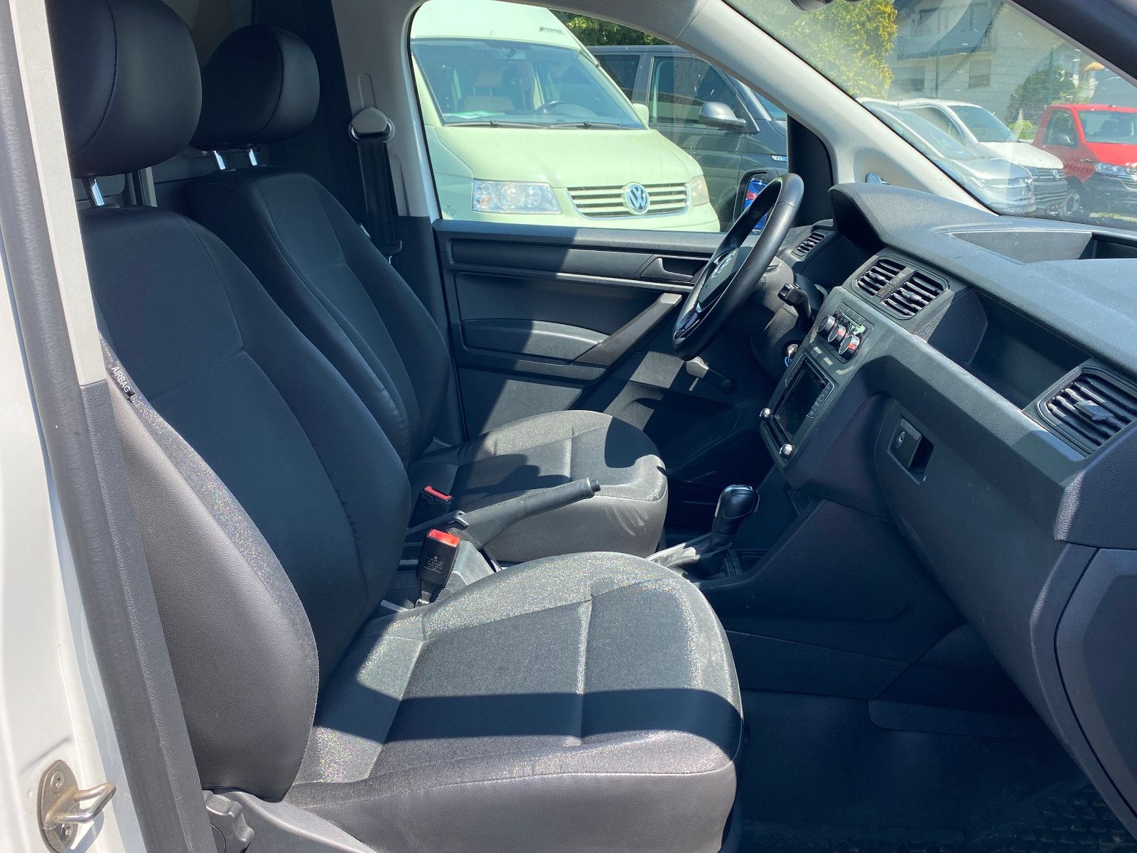 Fahrzeugabbildung Volkswagen Caddy Maxi ABTe Kasten Klima SHZ PDC Bi-Xenon