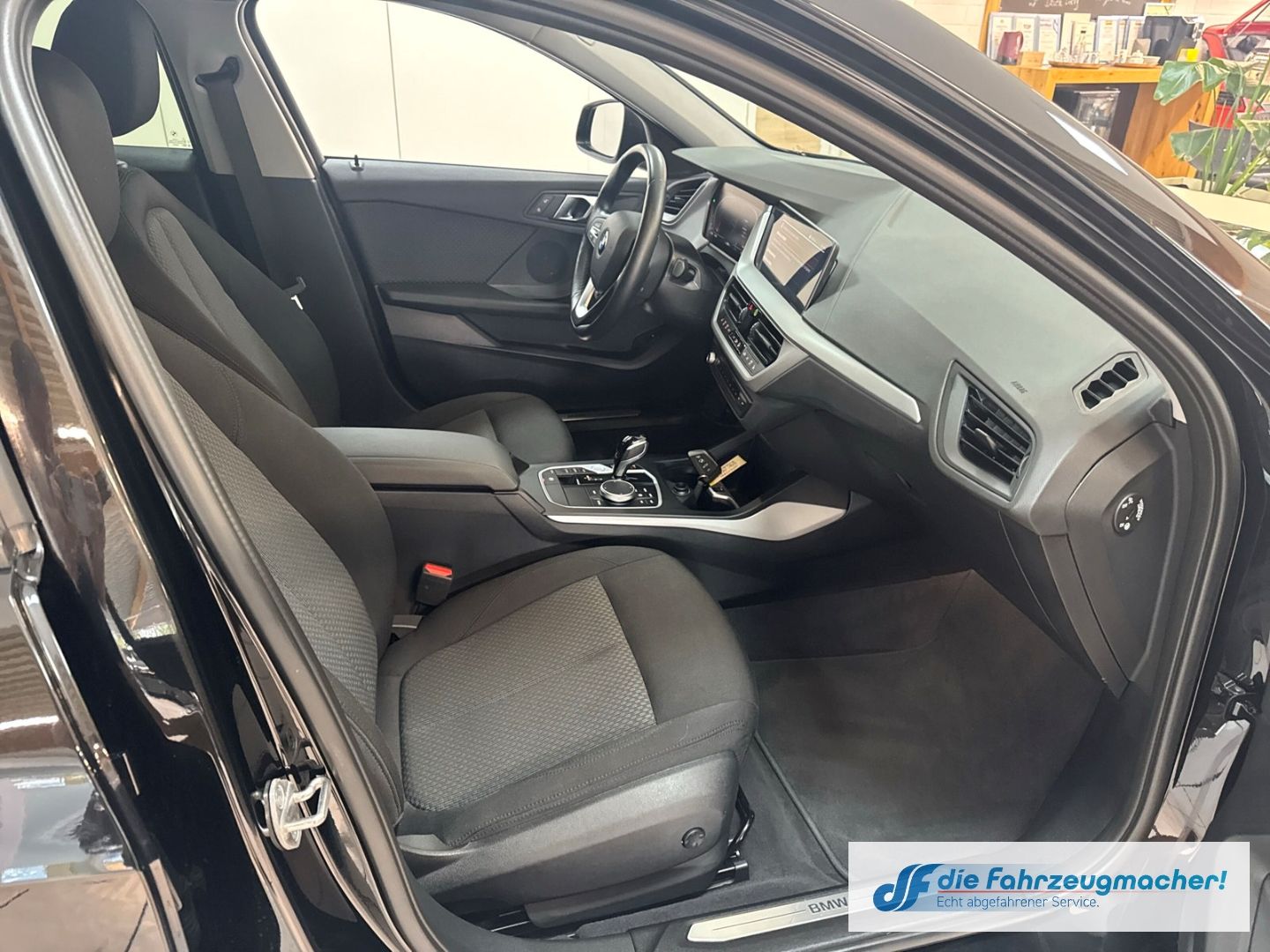 Fahrzeugabbildung BMW 118 d Advantage Navi Digitales Cockpit LED Sperr