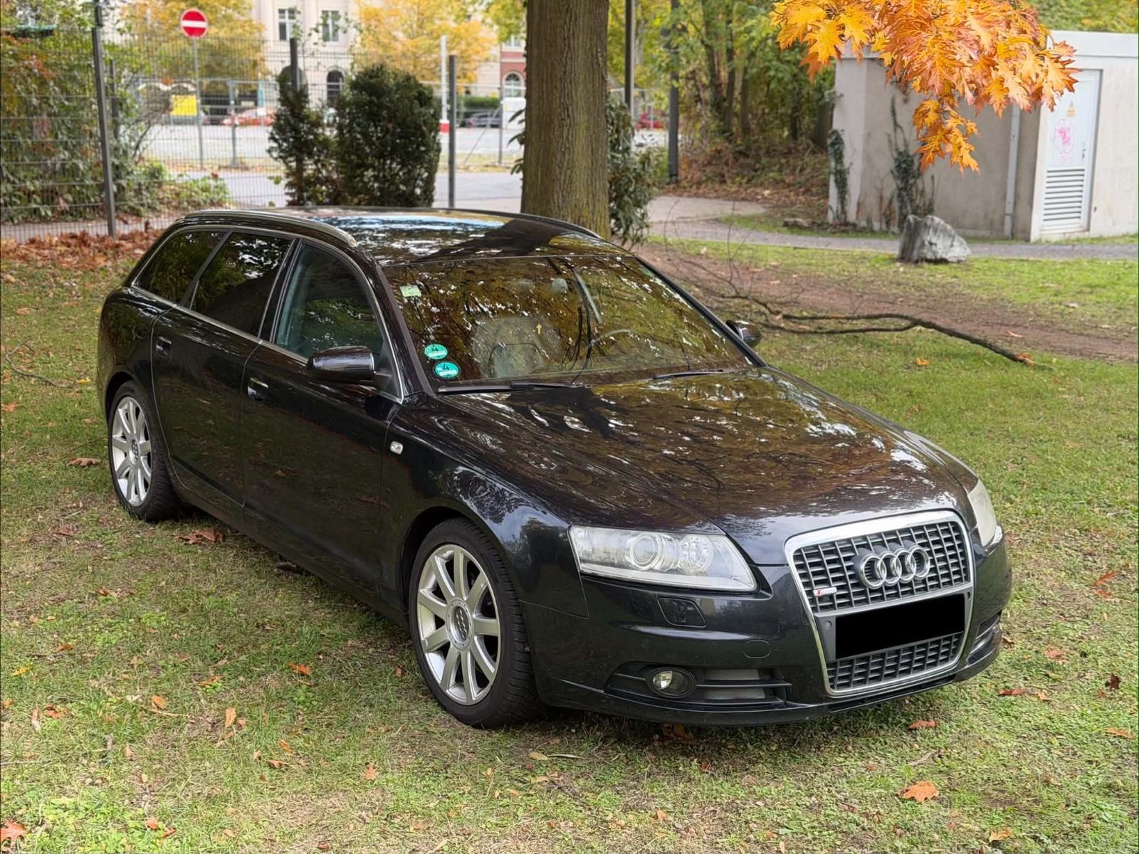 Audi Quattro 2005 — вигляд ззаду