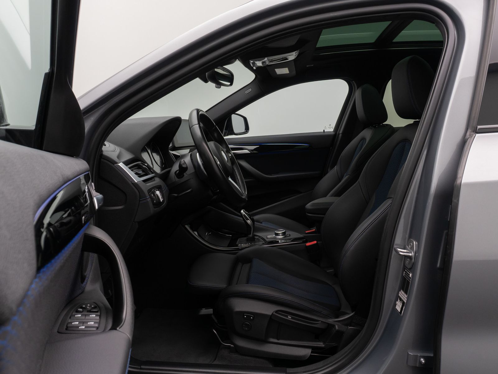Fahrzeugabbildung BMW X2 sD20d M Sport HUD DAB Kamera HiFi Panoram 19"