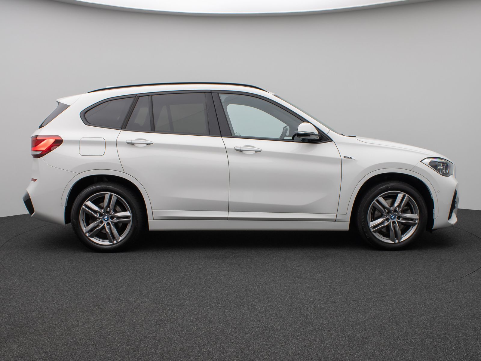 Fahrzeugabbildung BMW X1 xD25e M Sport Kamera HUD Stop&Go AHK Komfort