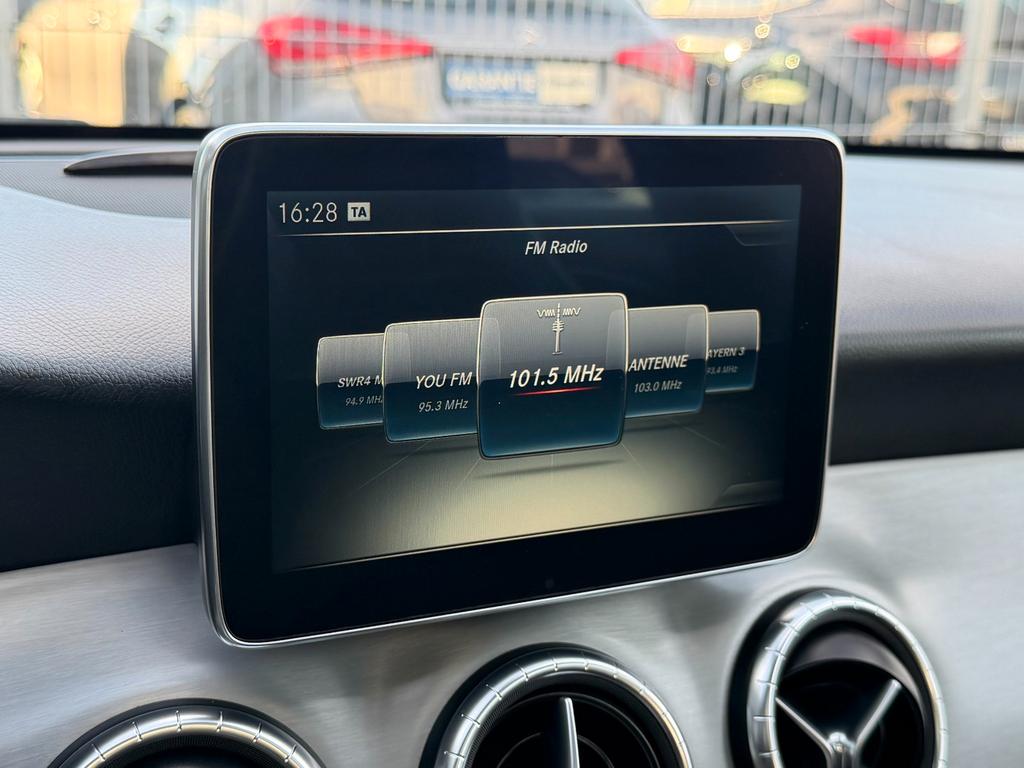 Mercedes-Benz CLA 220