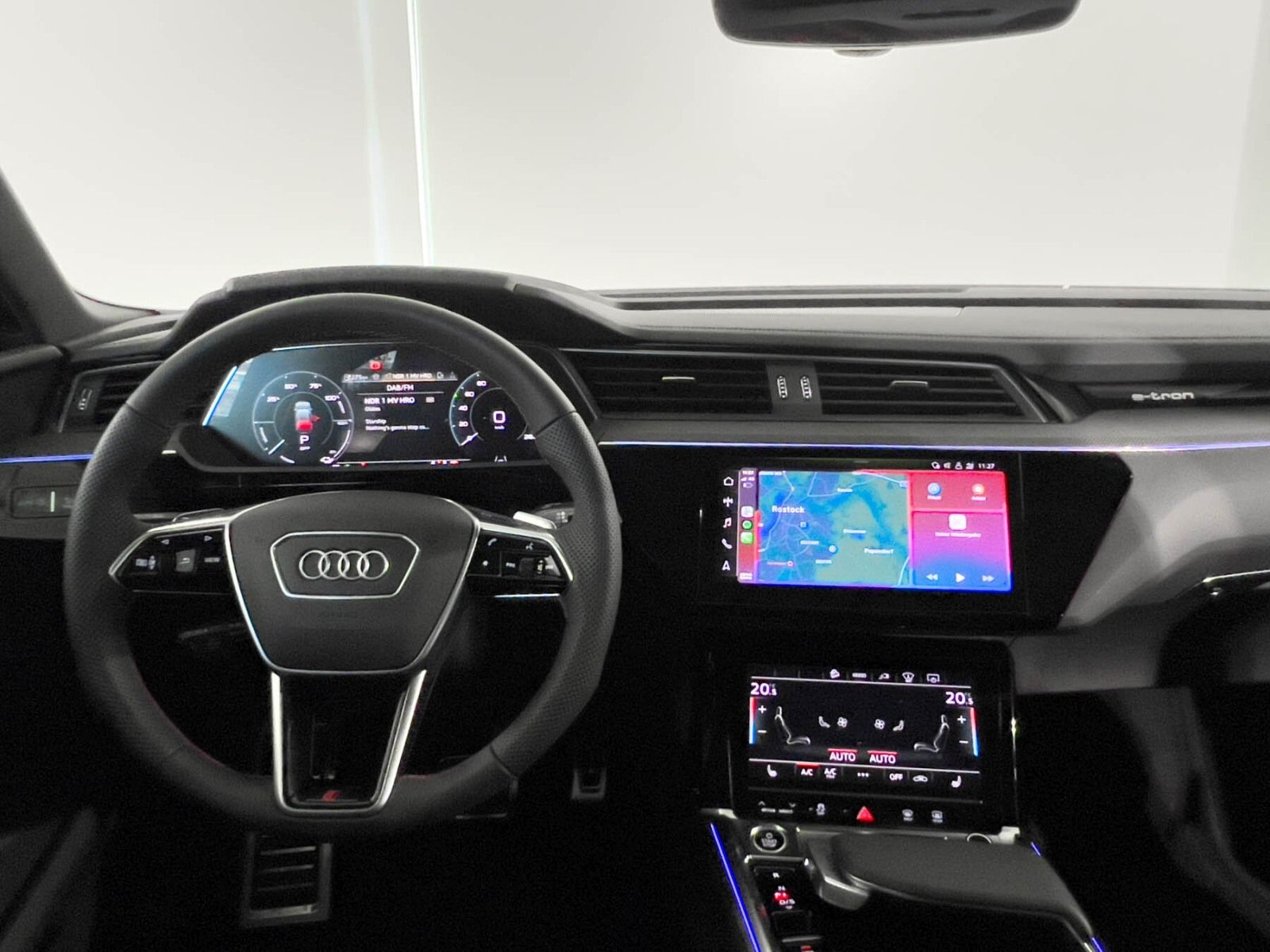 Audi Q8 Sportback 55 e-tron Quattro S-Line+Navi+Matri foto 15