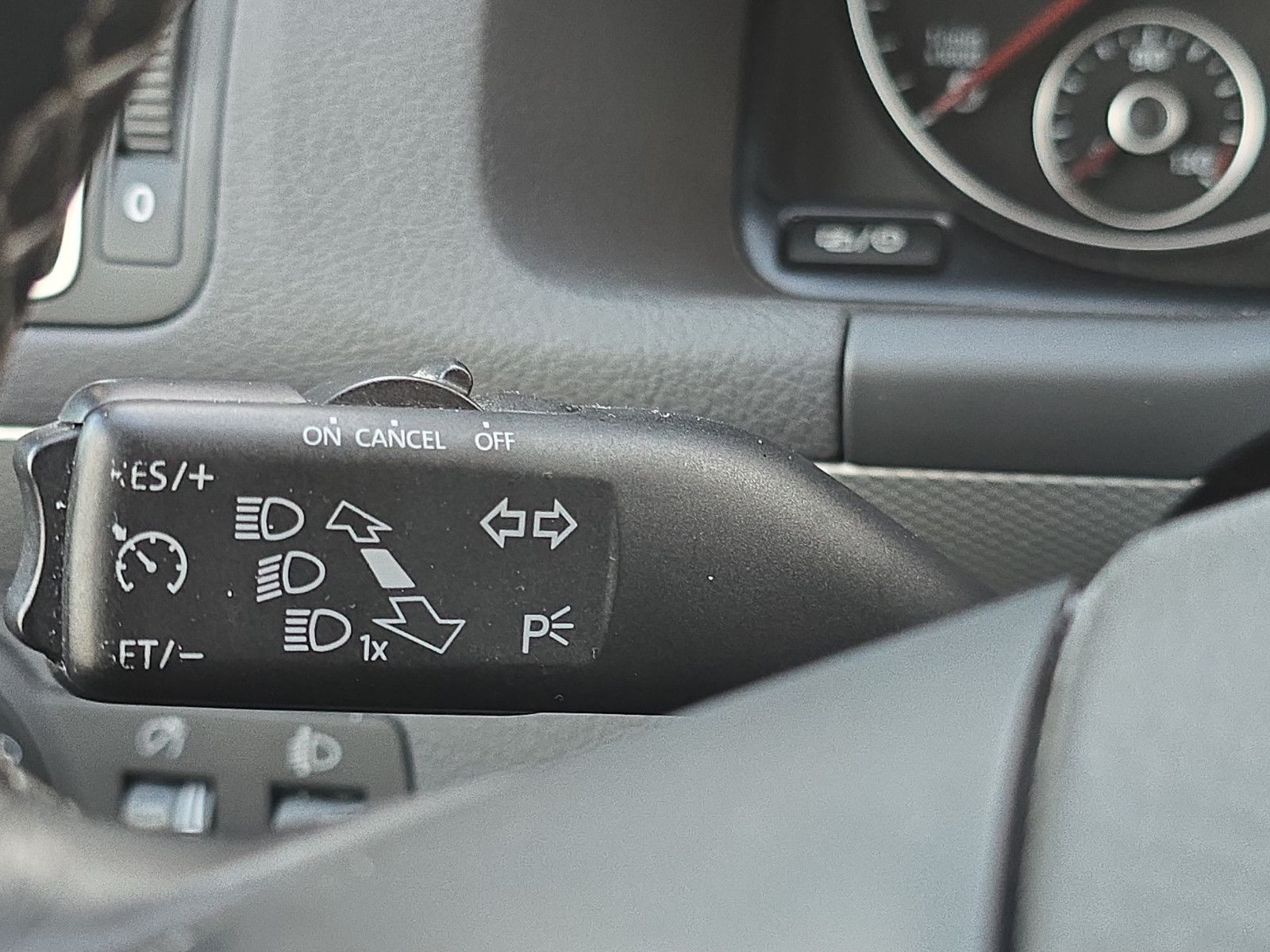 Fahrzeugabbildung Volkswagen Touran Life/DSG/Rückfahrkamera/Automatik/AHK