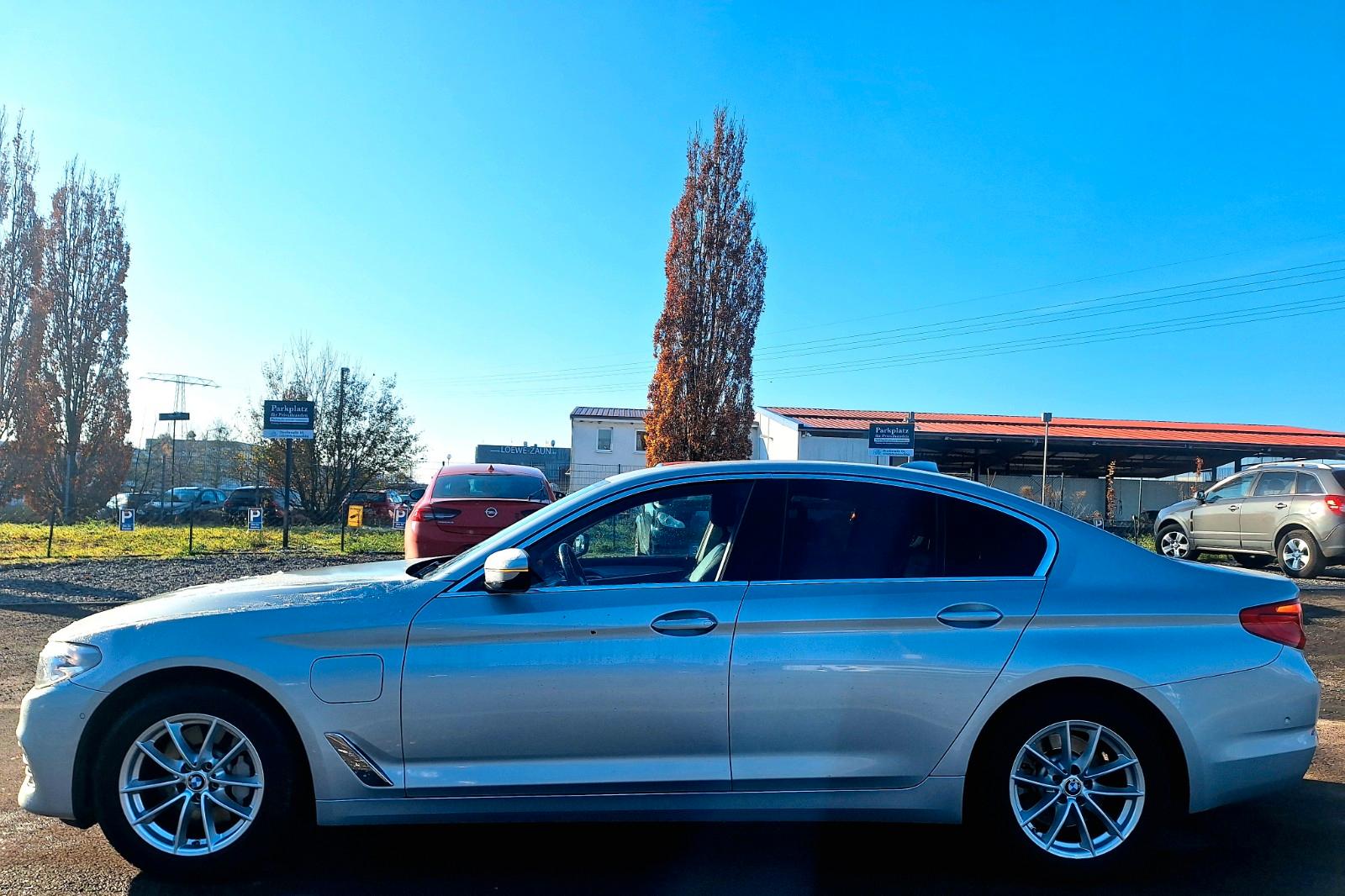 BMW 530e*Virtual*Navi*Leder*LED*Cam-PDC