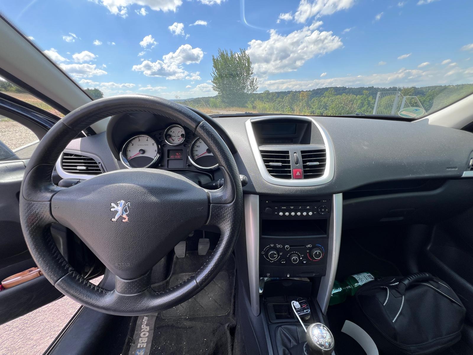 Peugeot 207 2011 — photo 14