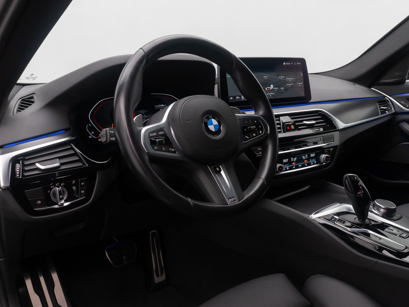Fahrzeugabbildung BMW 540i xD M Sport H/K Kamera HUD DAB Standhzng AHK