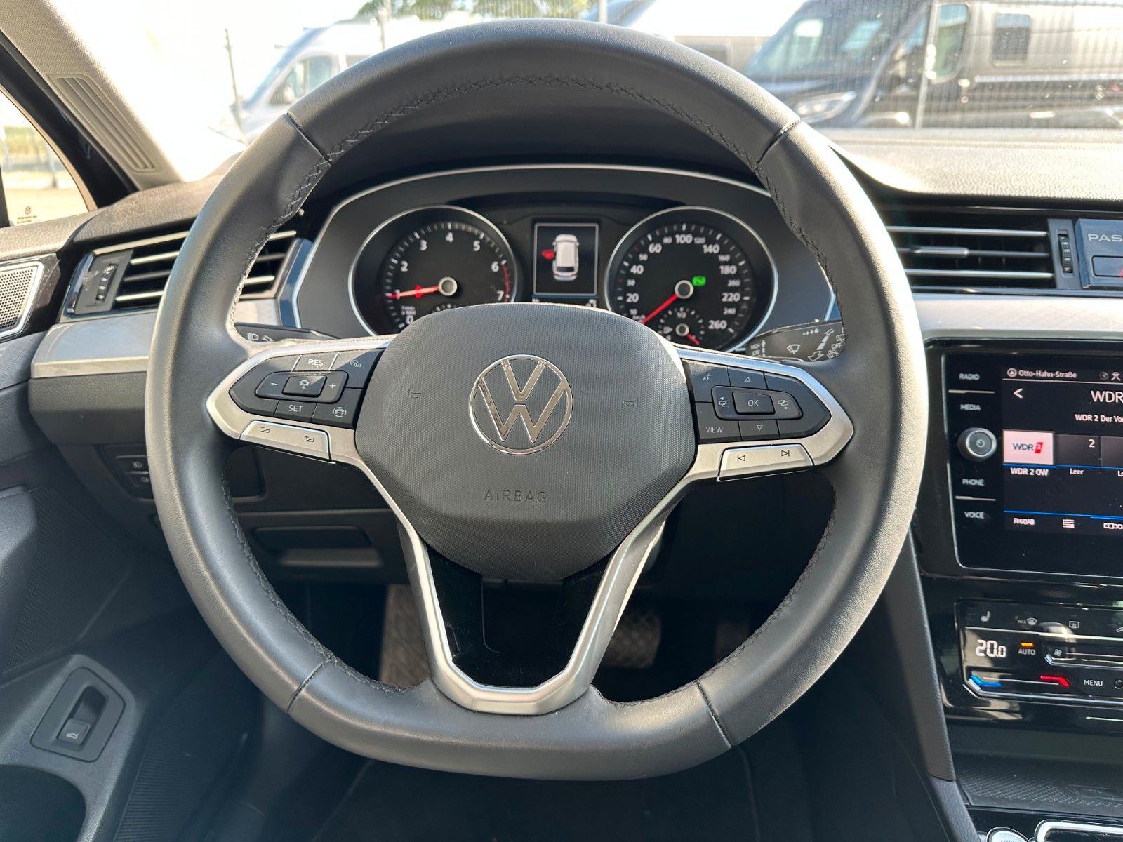 Fahrzeugabbildung Volkswagen Passat Variant 1,5 TSI Business DSG Navi