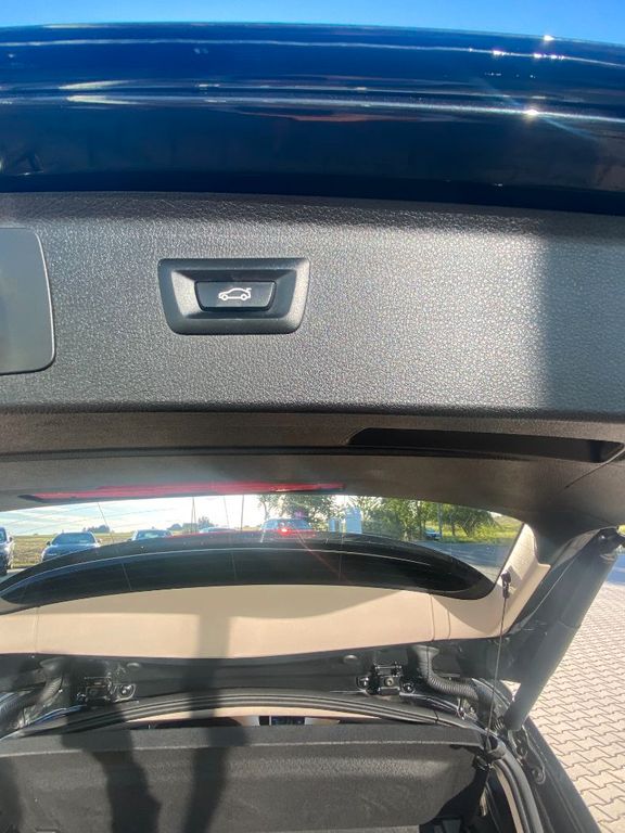 BMW 220 i AT/LUXURY/AHK/SPORTSITZE/RFK/LED/LHZ, Bild 8