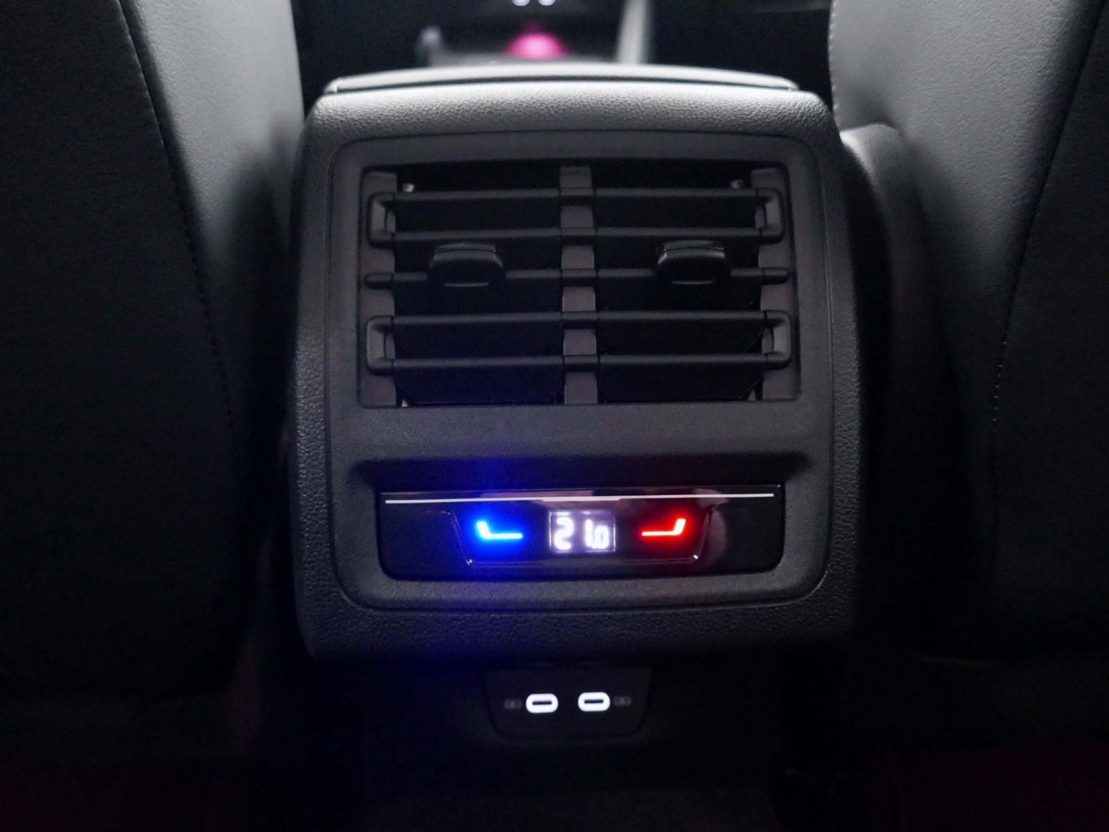 Fahrzeugabbildung Volkswagen Golf VIII Variant GOAL 2.0 TDI | LED AHK RFK ACC