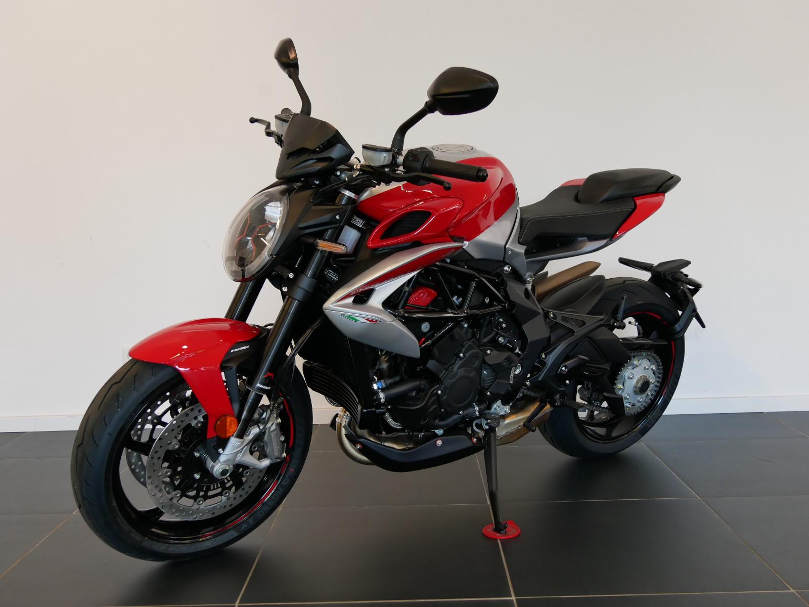 MV Agusta Brutale 800 RR Ottantesimo PreSeasonAktion