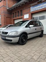 Opel Zafira 1.8 16V Comfort - Opel Zafira Comfort mit Benzin-Antrieb