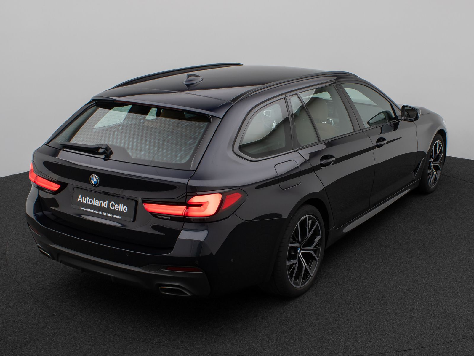 Fahrzeugabbildung BMW 540d xD  M Sport Laser Kamera HUD DAB H/K 19Zoll