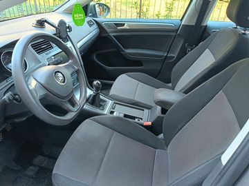 Volkswagen Golf - 5