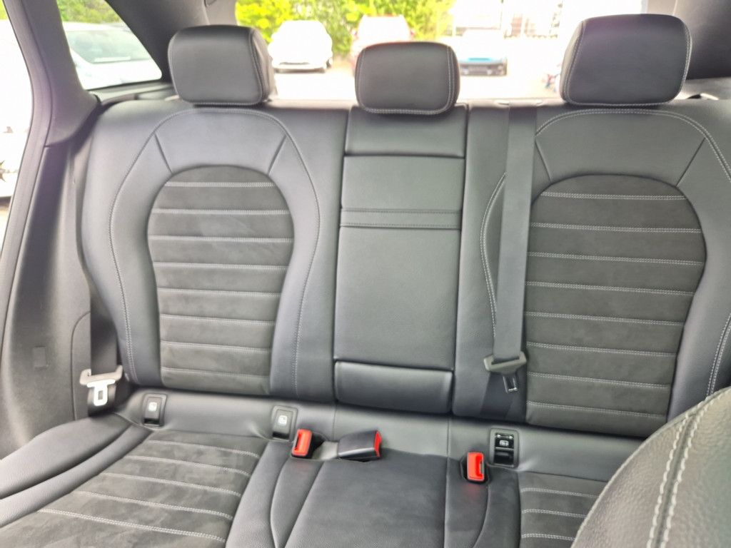 Fahrzeugabbildung Mercedes-Benz GLC 300 de AMG Line 4Matic