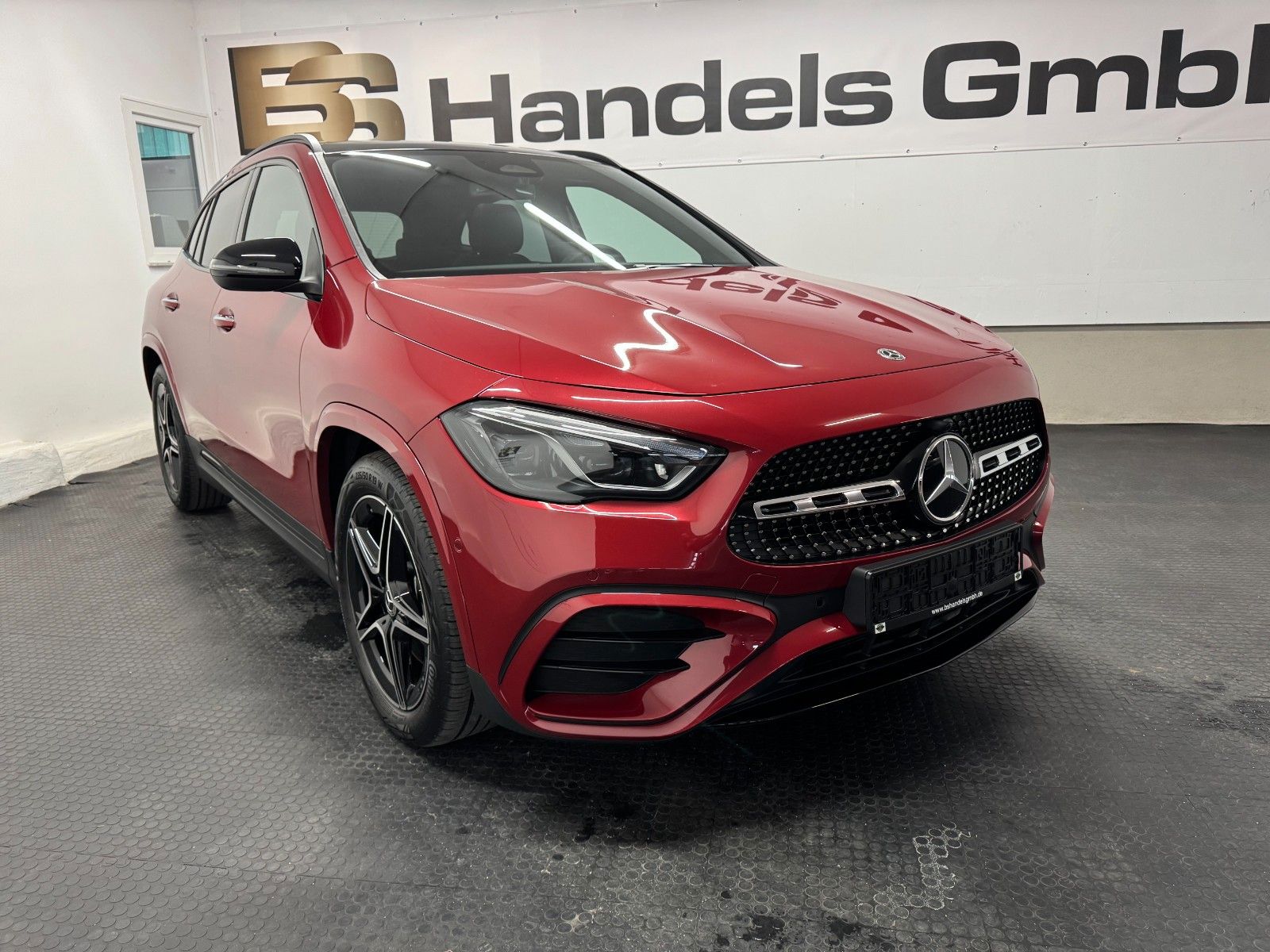 MERCEDES-BENZ GLA 250 4M AMG*PANO*NIGHT*MULTIBEAM*KAMERA*DISTR
